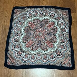 ROECKL Woman’s Paisley Patterned Scarf